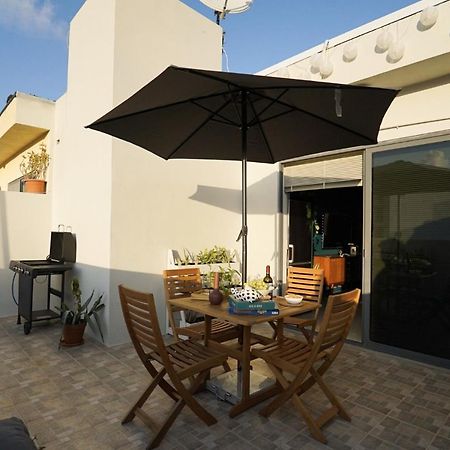 Cosy Designer Seaview Penthouse With Terrace & Bbq Lejlighed San Pawl il-Baħar Eksteriør billede